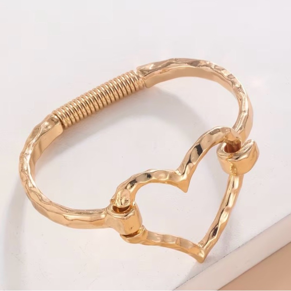 Hammered Gold Heart Bracelet - Picture 3 of 6